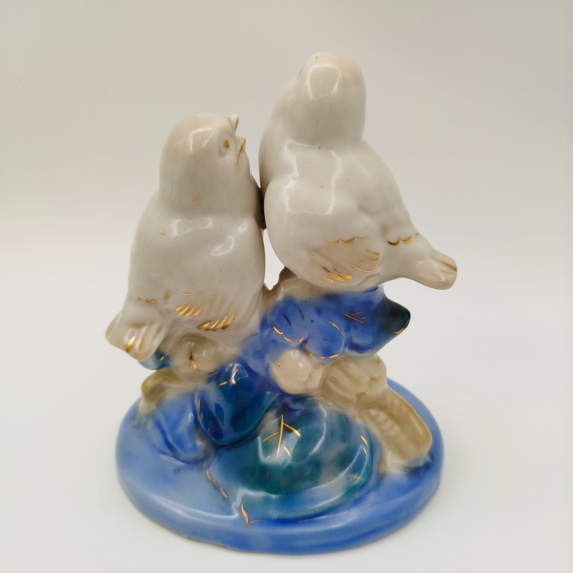 Статуэтка "Песнопение", скульптор Н.И. Бессарабова,  Артель «Художественная керамика», фарфор, роспись, золочение, Турыгинский фарфоровый завод артели «Художественная керамика» (Гжель), СССР, 1940-1950 гг.