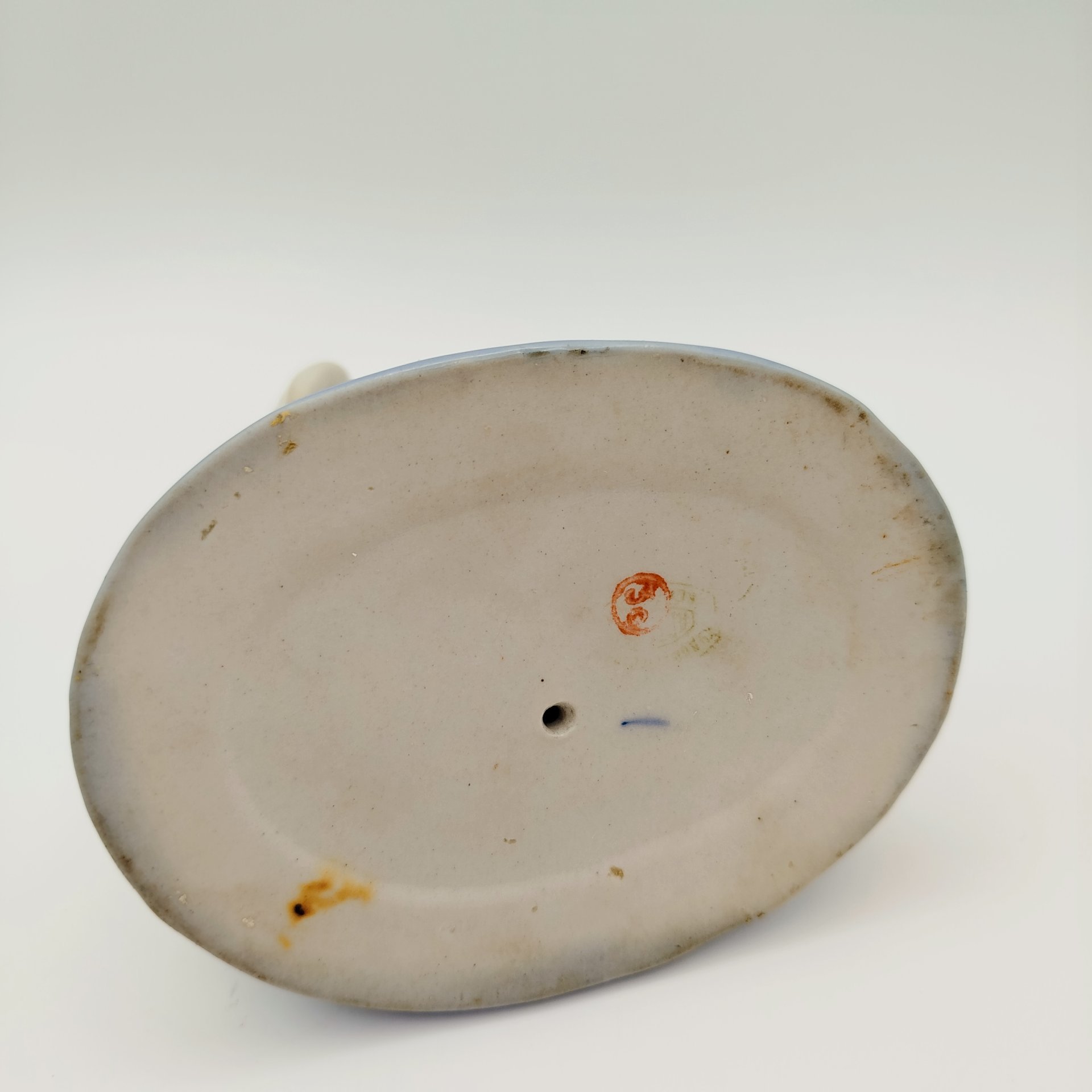 Статуэтка "Песнопение", скульптор Н.И. Бессарабова,  Артель «Художественная керамика», фарфор, роспись, золочение, Турыгинский фарфоровый завод артели «Художественная керамика» (Гжель), СССР, 1940-1950 гг.