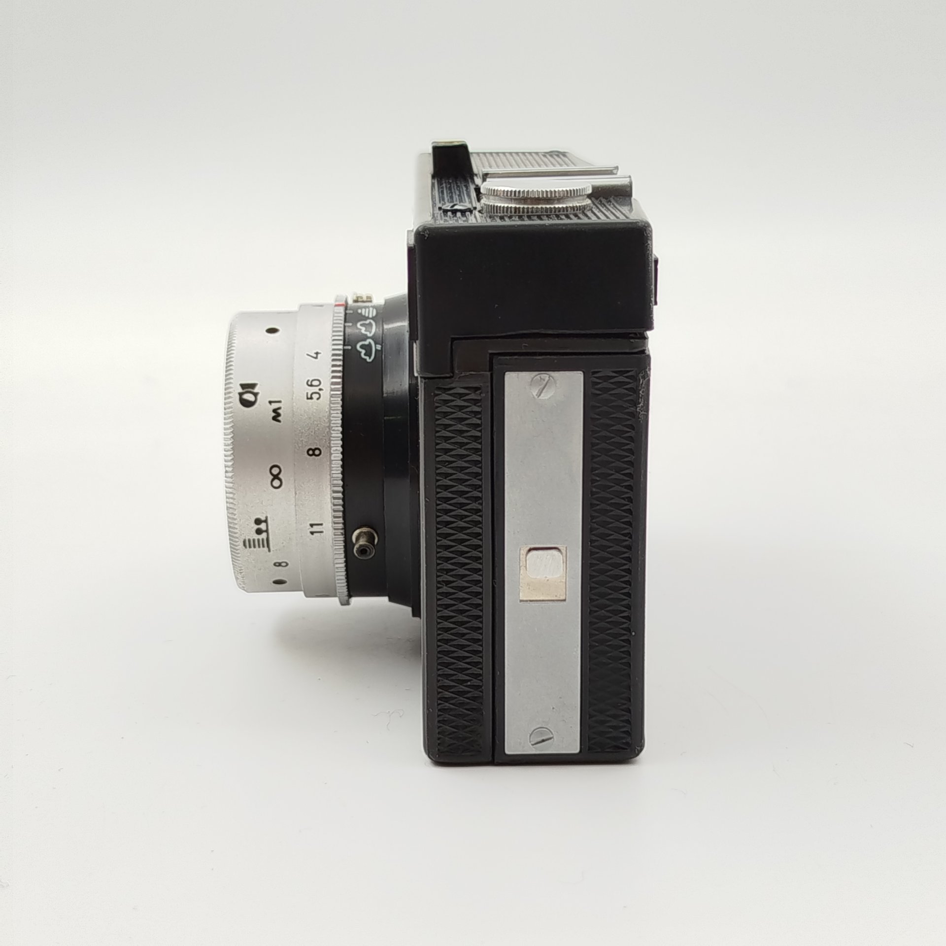Фотоаппарат "Смена-8" в оригинальном кофре, пластик, кожа, стекло, ЛОМО (Ленинградское оптико-механическое объединение), СССР, 1970-1990 гг.