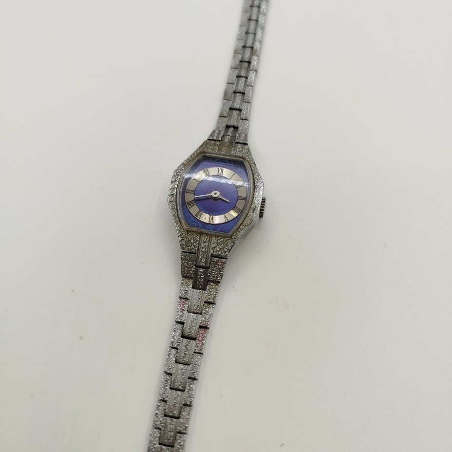 Часы наручные женские, металл, стекло, Завод «Луч», с. Новоселки, Беларусь, 1991-2000 гг.