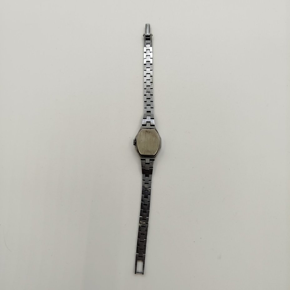 Часы наручные женские, металл, стекло, Завод «Луч», с. Новоселки, Беларусь, 1991-2000 гг.