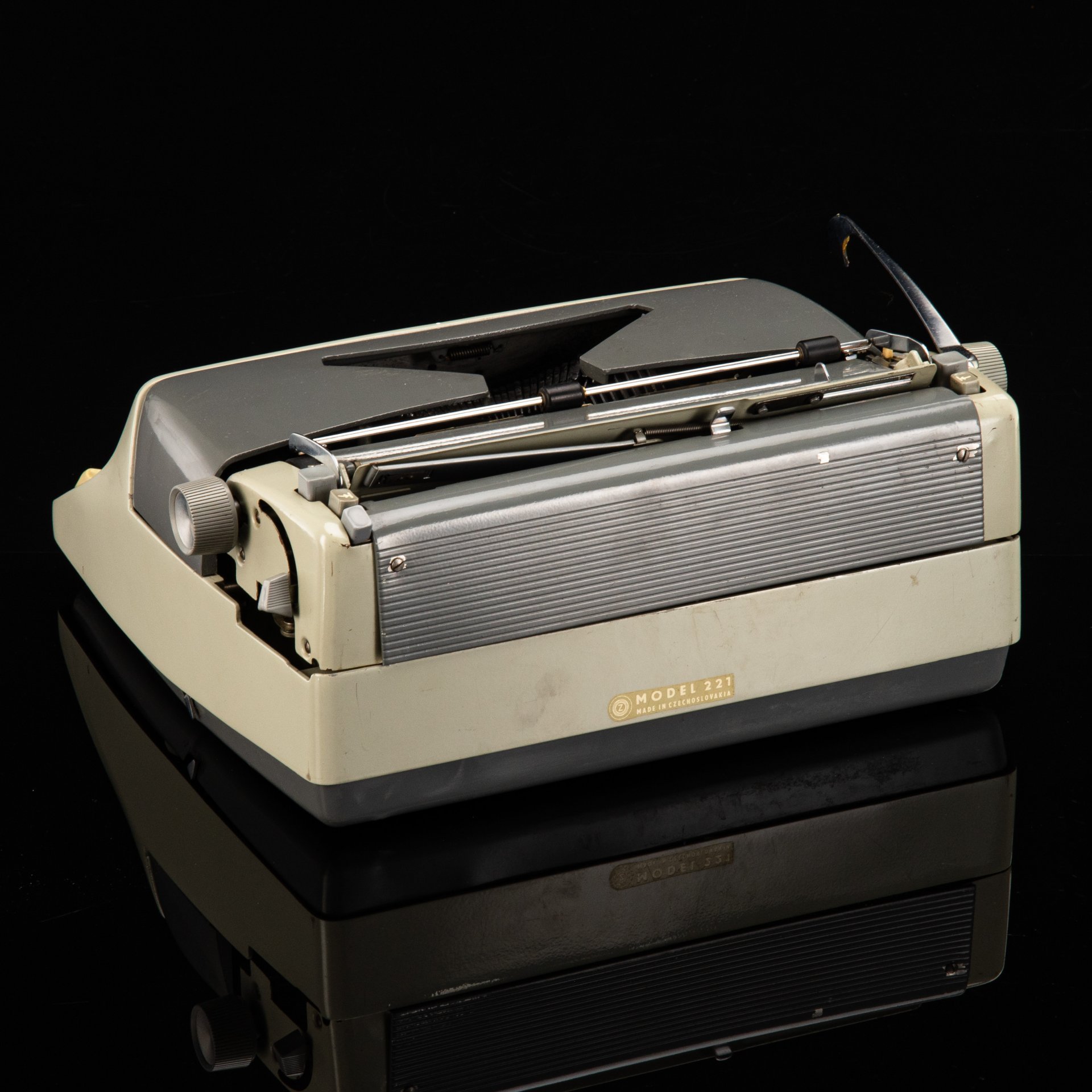 Машинка печатная "Consul Model 221" в оригинальном кофре, металл, полимерный материал, искусственная кожа, Чехословакия, 1950-1970 гг.