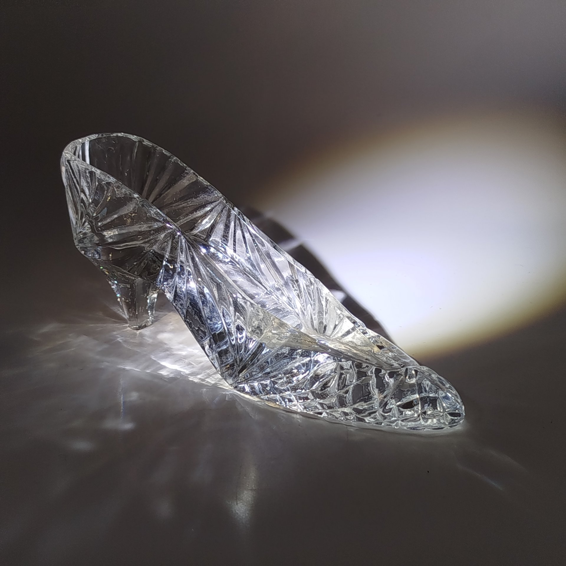 Статуэтка "Туфелька", стекло, алмазная грань, СССР, 1970-1990 гг.