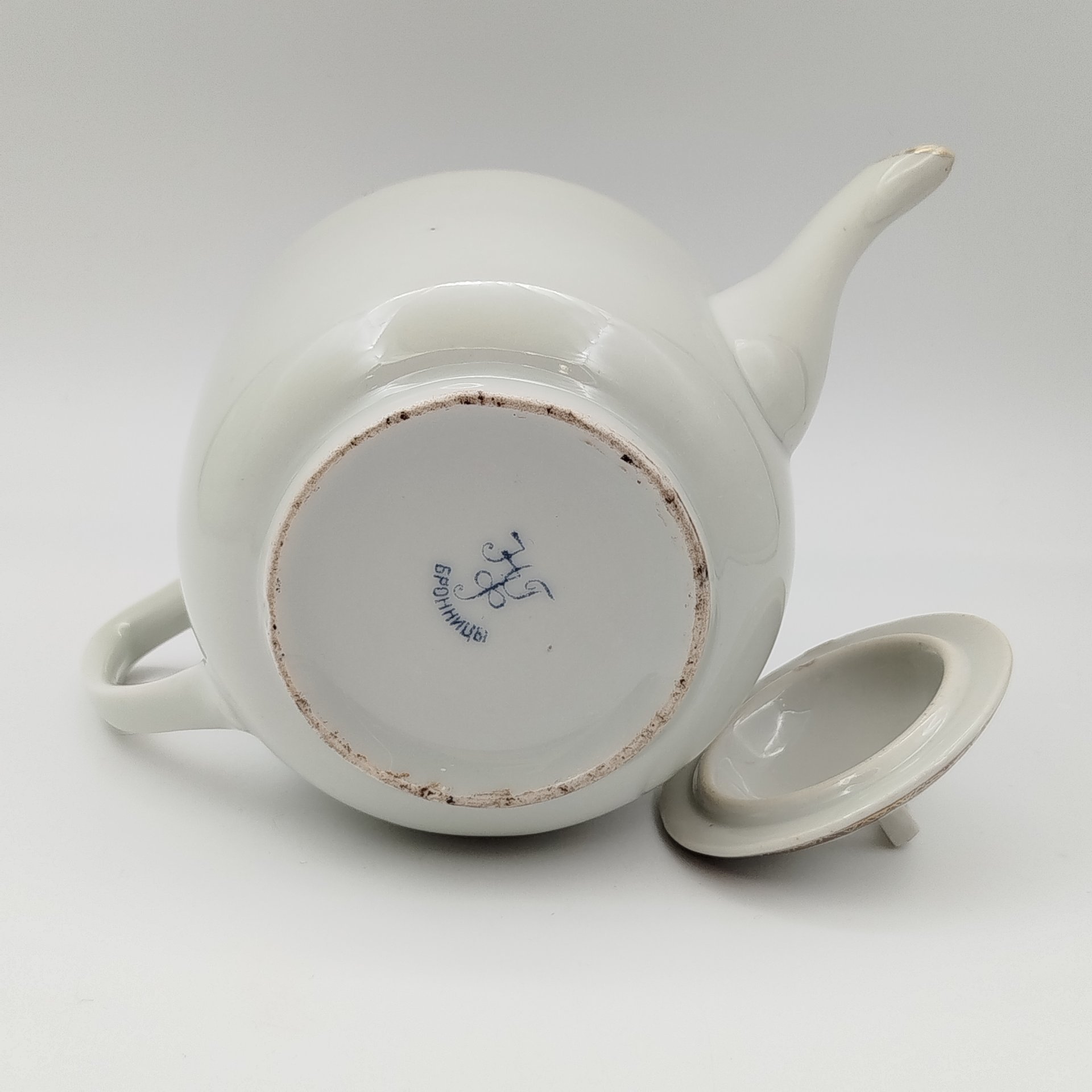 Чайник заварочный с орнаментальной каймой, фарфор, обводка, золочение, Фарфоровый завод «Пролетарий» (Бронница, Мста), СССР, 1923-1927 гг.