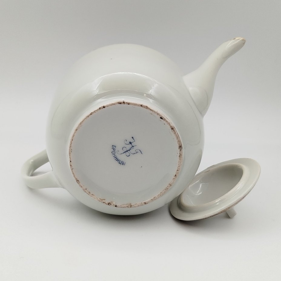 Чайник заварочный с орнаментальной каймой, фарфор, обводка, золочение, Фарфоровый завод «Пролетарий» (Бронница, Мста), СССР, 1923-1927 гг.