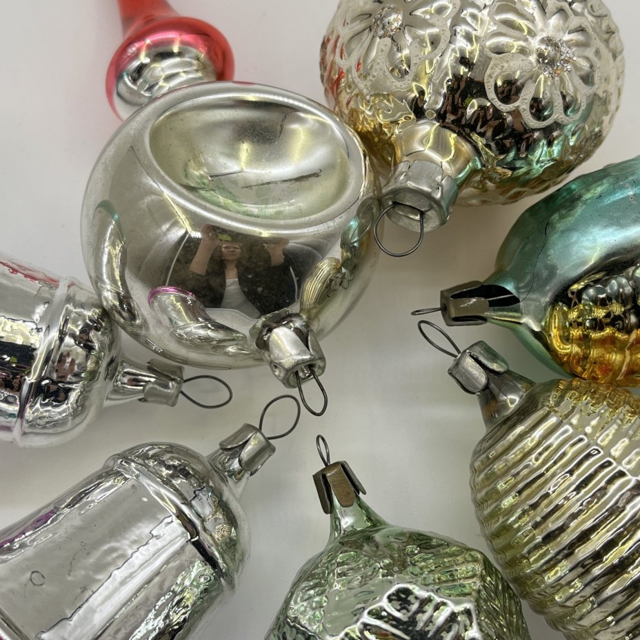 Набор ёлочных игрушек различных форм и расцветок (7 шт.)