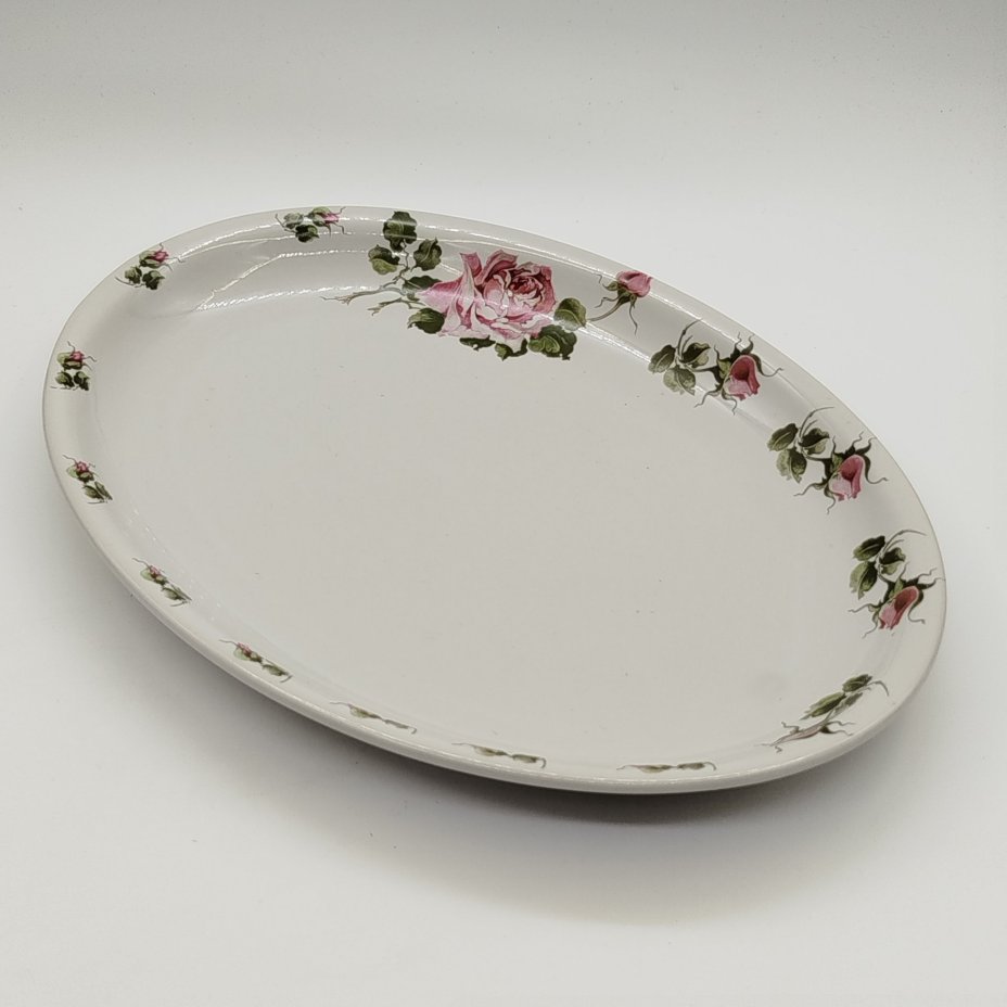 Блюдо овальной формы, украшенное изображением розы, Porcelit Pruszków