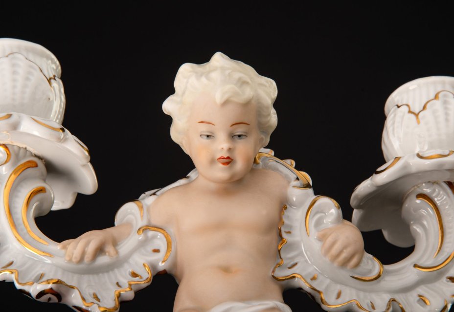 Подсвечник на две свечи на фигурном основании в виде путти, Schaubach-Kunst