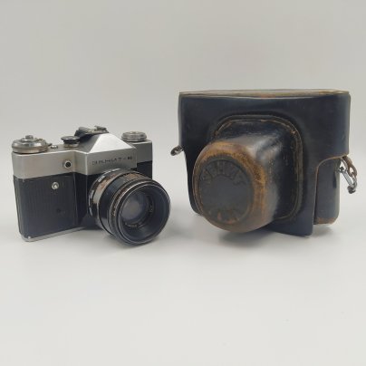 Фотоаппарат "Зенит-В" с объективом "Гелиос-44-2" в оригинальном кофре, Красногорский механический завод (КМЗ)