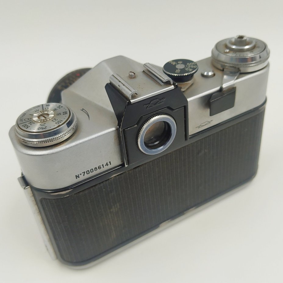 Фотоаппарат "Зенит-В" с объективом "Гелиос-44-2" в оригинальном кофре, Красногорский механический завод (КМЗ)