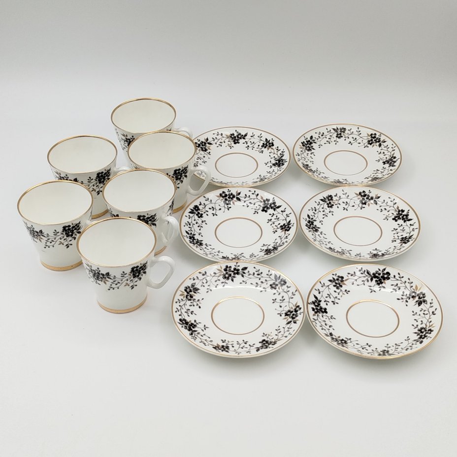 Набор из шести кофейных пар "Тонкие веточки", автор рисунка Орлова Л.Ф., фарфор, деколь, золочение, Ленинградский фарфоровый завод (ЛФЗ), СССР, 1970-1992 гг.