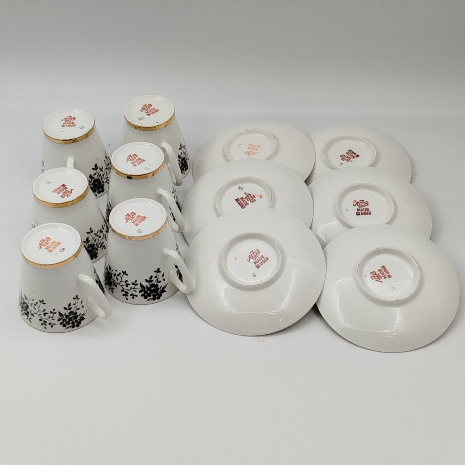 Набор из шести кофейных пар "Тонкие веточки", автор рисунка Орлова Л.Ф., фарфор, деколь, золочение, Ленинградский фарфоровый завод (ЛФЗ), СССР, 1970-1992 гг.