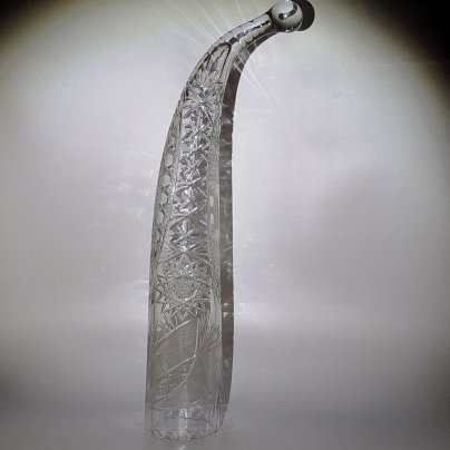 Кубок для вина "Рог изобилия", украшенный резным геометрическим декором