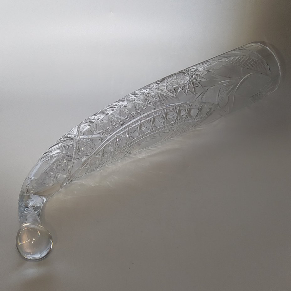 Кубок для вина "Рог изобилия", украшенный резным геометрическим декором