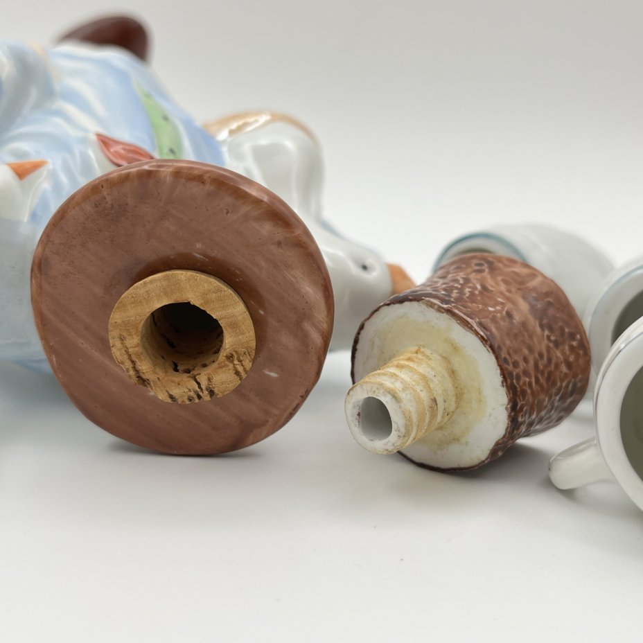 Штоф "Продавец гусей", фарфор, роспись, люстр, VEB Porzellanfiguren Lippelsdorf (Липпельсдорф), ГДР, 1974-1990 гг.