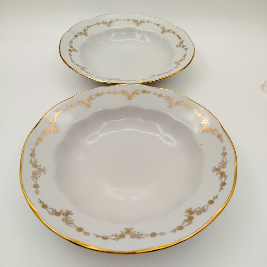 Набор из шести суповых тарелок с орнаментальным декором, фарфор, золочение, Рижский фарфорово-фаянсовый завод, СССР, 1960-1980 гг.