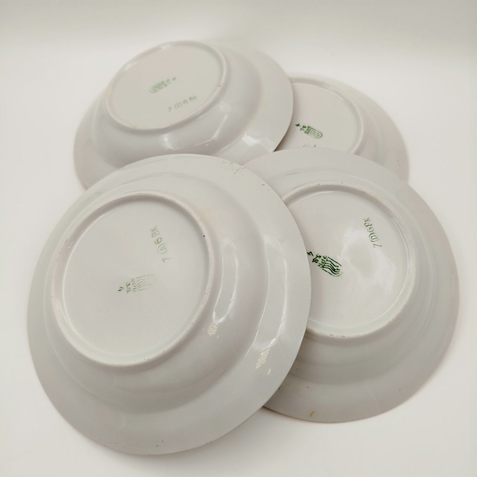 Набор из шести суповых тарелок с орнаментальным декором, фарфор, золочение, Рижский фарфорово-фаянсовый завод, СССР, 1960-1980 гг.