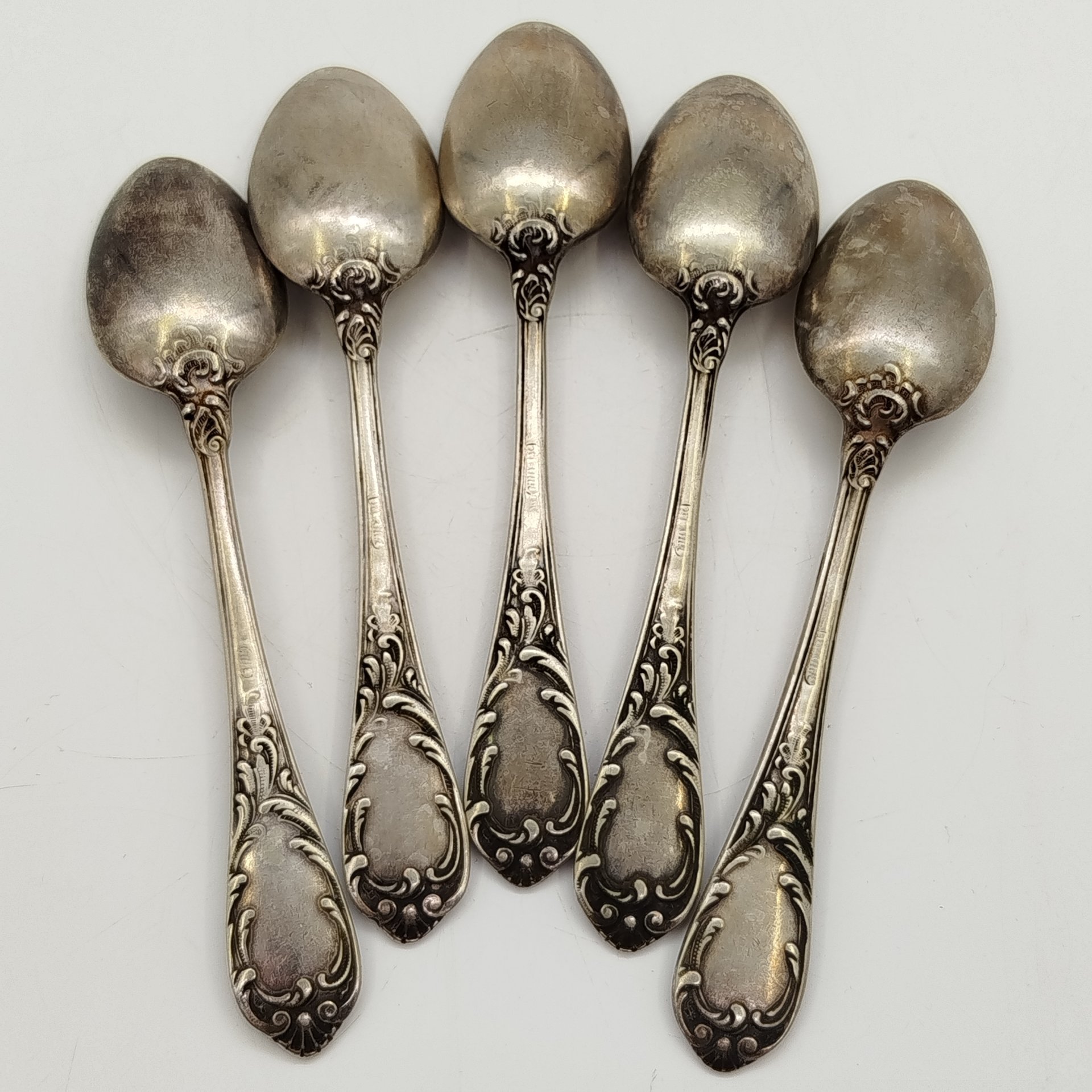 Набор из 5-ти чайных ложек, украшенных растительным декором, мНЦ (медь-никель-цинк), Вольнянский завод столовых приборов им. Шевченко (ЗiШ, ЗиШ), СССР, 1960-1990 гг.