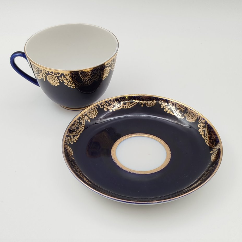 Пара чайная "Золотой фриз", автор формы С. Е. Яковлева, автор рисунка К. Г. Косенкова