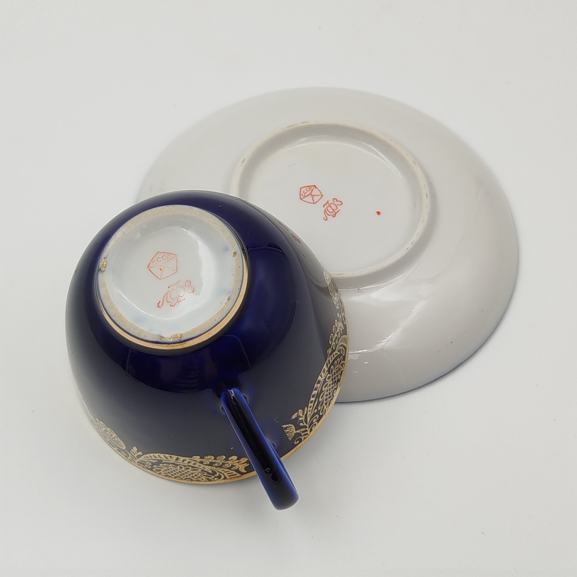 Пара чайная "Золотой фриз", автор формы С. Е. Яковлева, автор рисунка К. Г. Косенкова