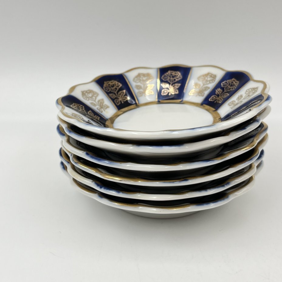 Набор из шести розеток с цветочным декором, фарфор, крытье кобальтом, золочение, Довбышский фарфоровый завод (Довбыш), СССР, 1957-1970 гг.