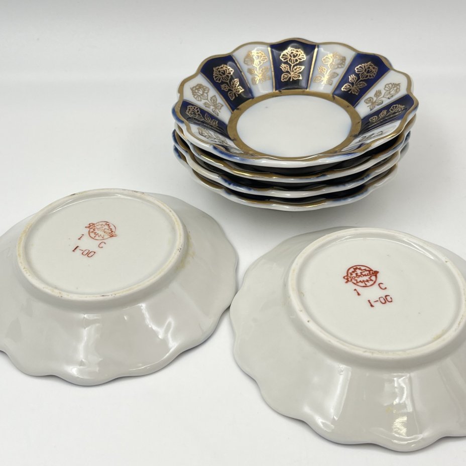 Набор из шести розеток с цветочным декором, фарфор, крытье кобальтом, золочение, Довбышский фарфоровый завод (Довбыш), СССР, 1957-1970 гг.