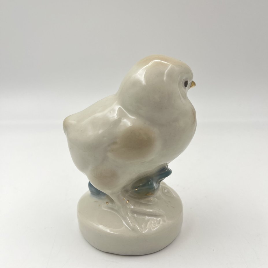 Статуэтка "Цыплёнок", фарфор, роспись, золочение, Турыгинский фарфоровый завод артели «Художественная керамика» (Гжель), СССР, 1950-1960 гг.