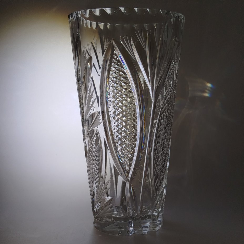 Ваза с резным растительным декором ,"Krisso"