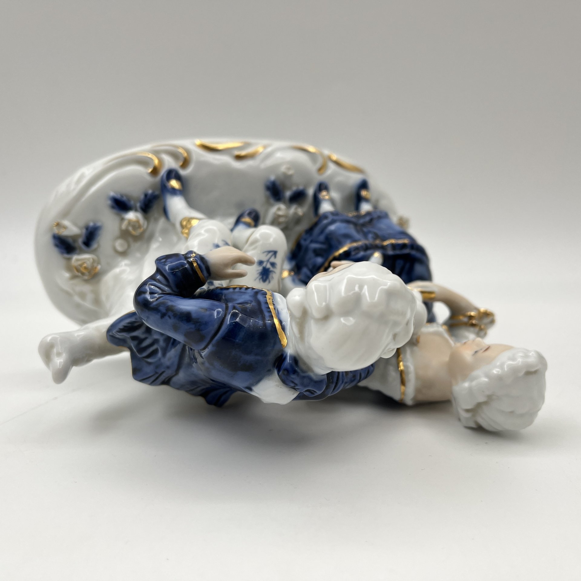 Статуэтка  "Галантная сцена" ("Дети"), CDC Rococo Collection