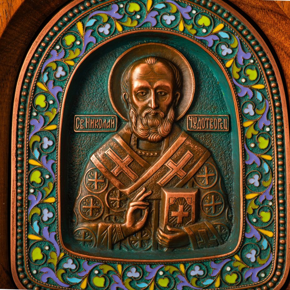 Икона "Николай Чудотворец" в раме ковчеге  с эмалью