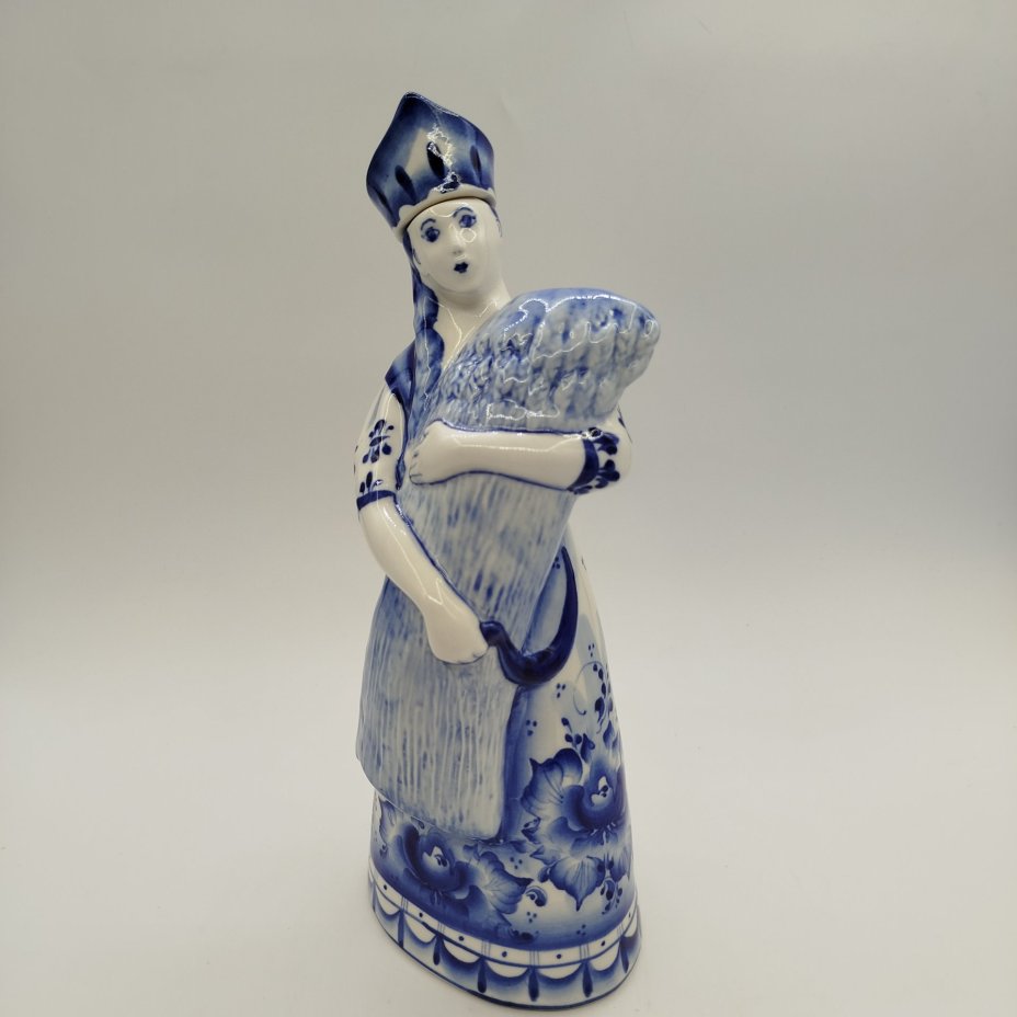 Штоф фигурный "Крестьянка", Гжель, фарфор, роспись, СССР, 1980-2010 гг.