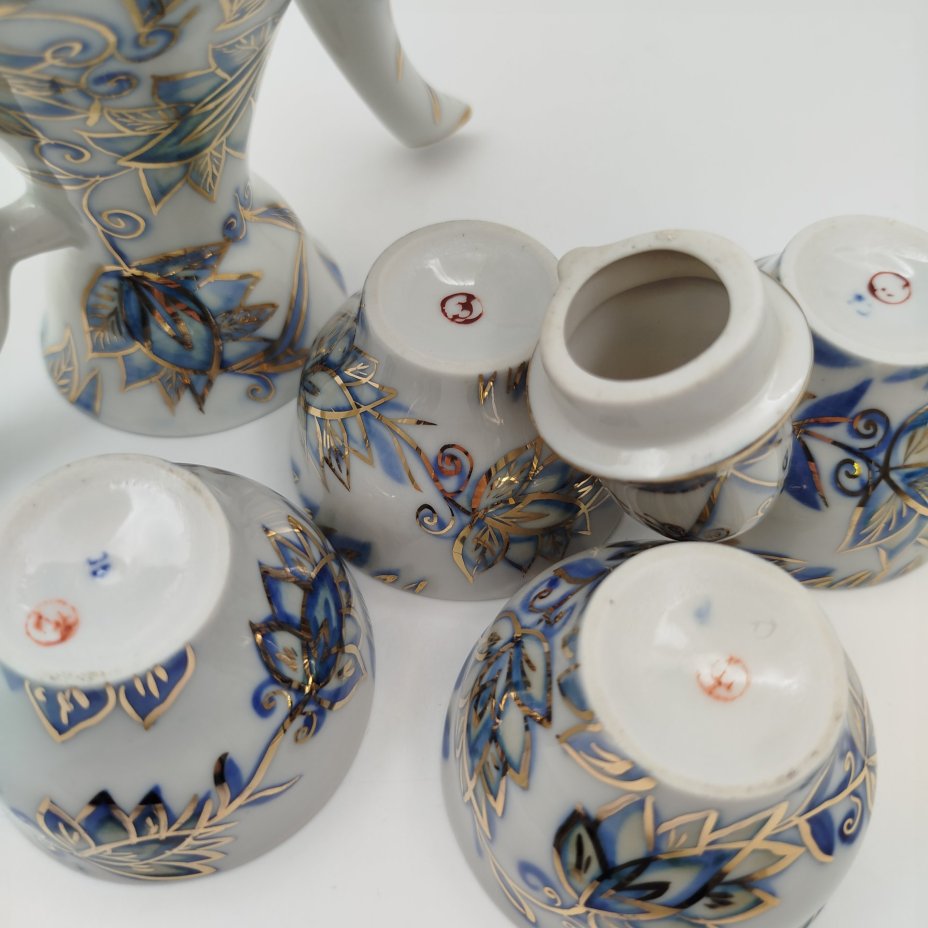 Чайный набор для 4 персон с цветочным декором (чайник и 4 пиалы), фарфор, роспись, золочение, Кисловодский фарфор - Феникс, СССР, 1980-1991 гг.