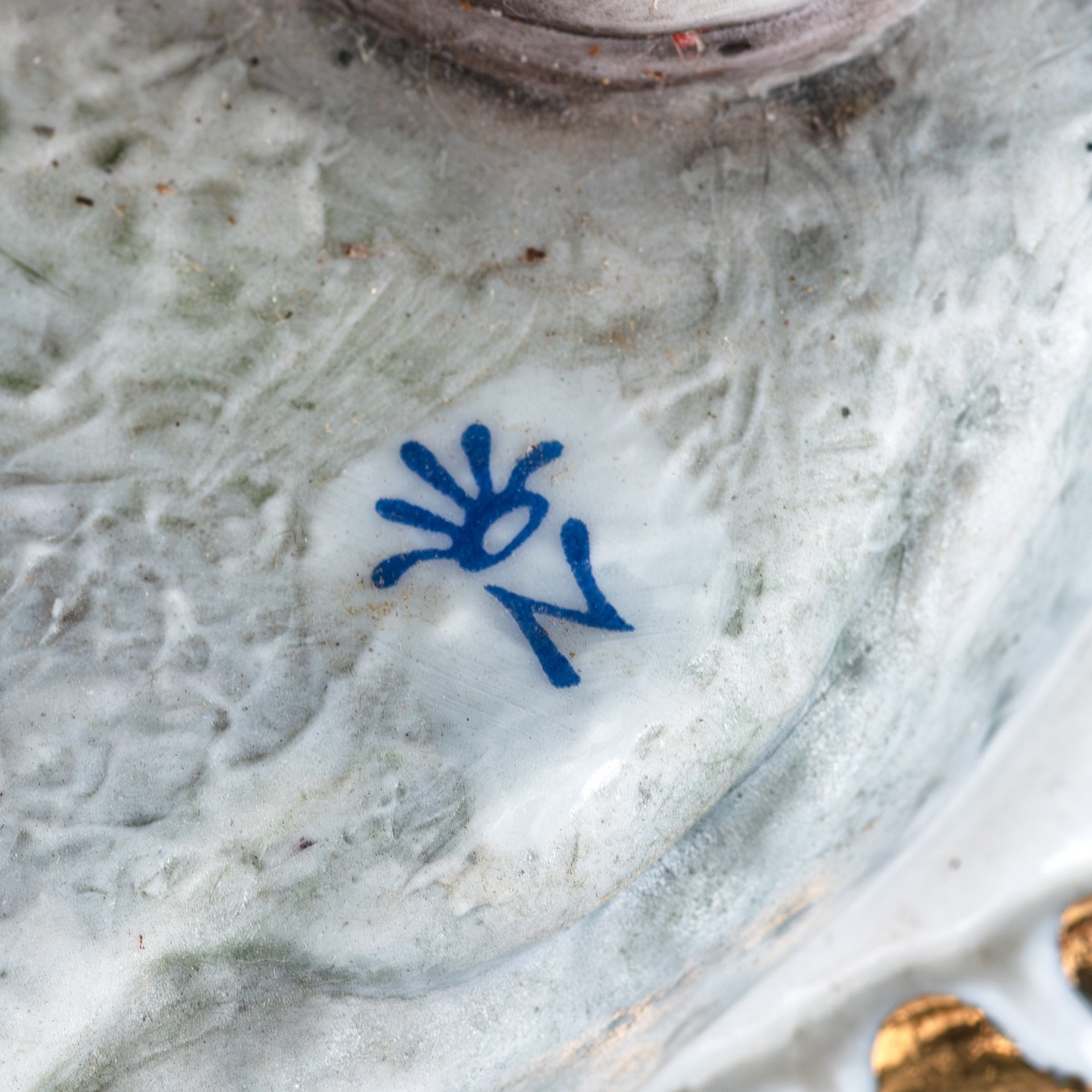 Статуэтка "Дети идут за водой", фарфор, роспись, золочение, Западная Европа, 1970-1990 гг.