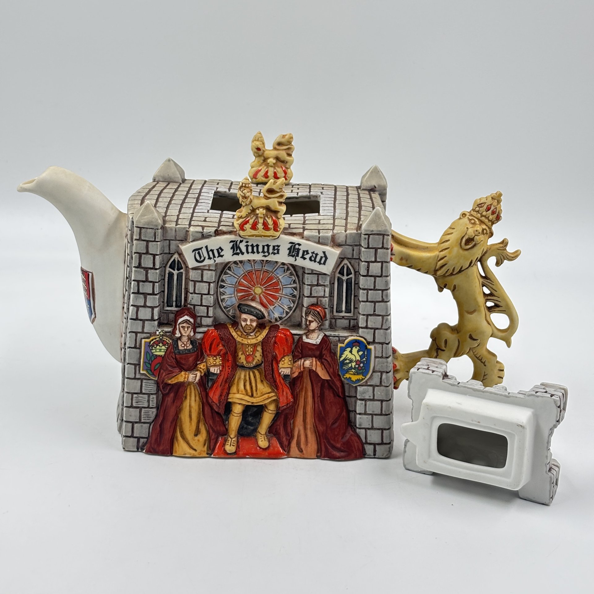 Чайник заварочный, фигурный "The Kings Head" в виде замка с изображением монарха, Christopher Wren Staffordshire Tableware