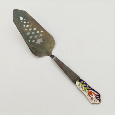 Лопатка для торта с цветочным декором на черенке, мельхиор (медь-никель), эмали, Ленинградская ювелирная фабрика, СССР, 1960-1980 гг.