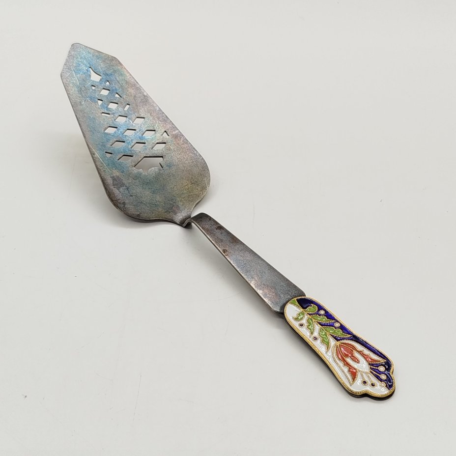 Лопатка для торта с цветочным декором на черенке