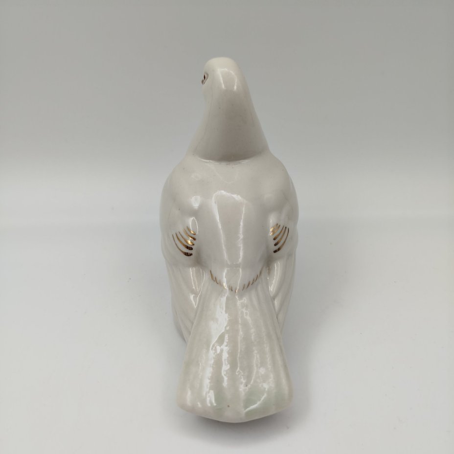 Статуэтка "Голубь", фарфор, роспись, золочение, Турыгинский фарфоровый завод артели «Художественная керамика» (Гжель), СССР, 1950-1960 гг.