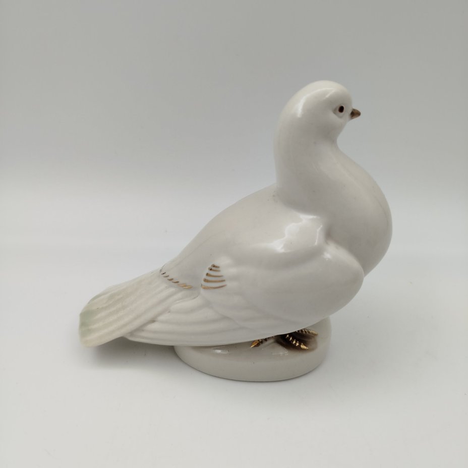 Статуэтка "Голубь", фарфор, роспись, золочение, Турыгинский фарфоровый завод артели «Художественная керамика» (Гжель), СССР, 1950-1960 гг.