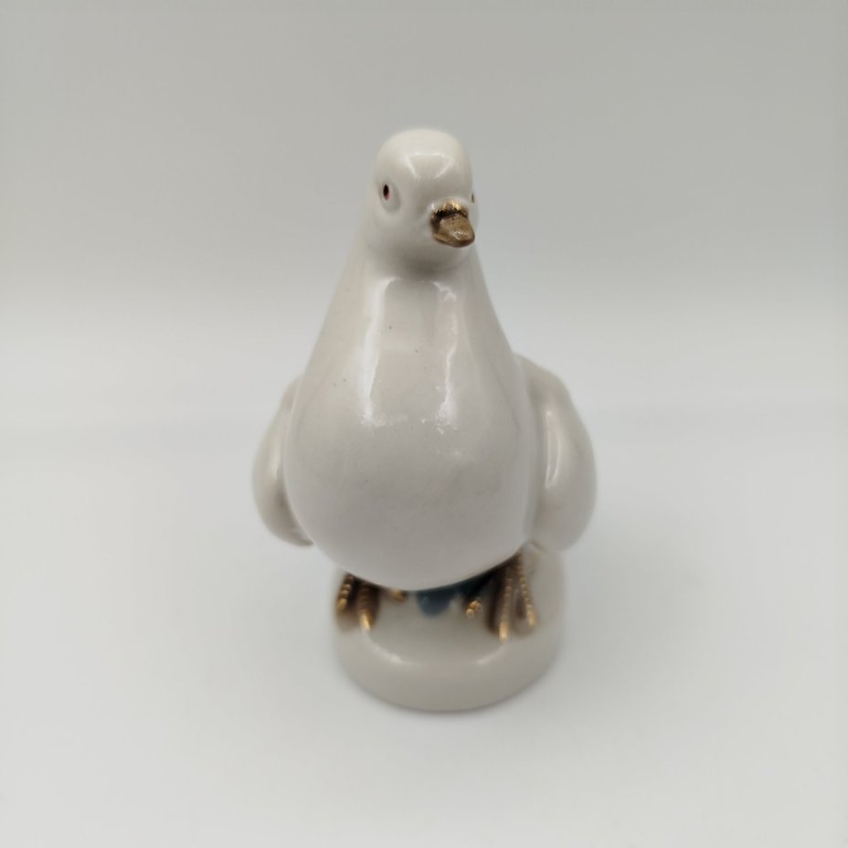 Статуэтка "Голубь", фарфор, роспись, золочение, Турыгинский фарфоровый завод артели «Художественная керамика» (Гжель), СССР, 1950-1960 гг.