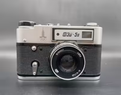 Фотоаппарат "ФЭД-5В" с олимпийской символикой и объективом "Индустар 61 Л/Д" в кофре, Харьковский машиностроительный завод им. Дзержинского (ФЭД)