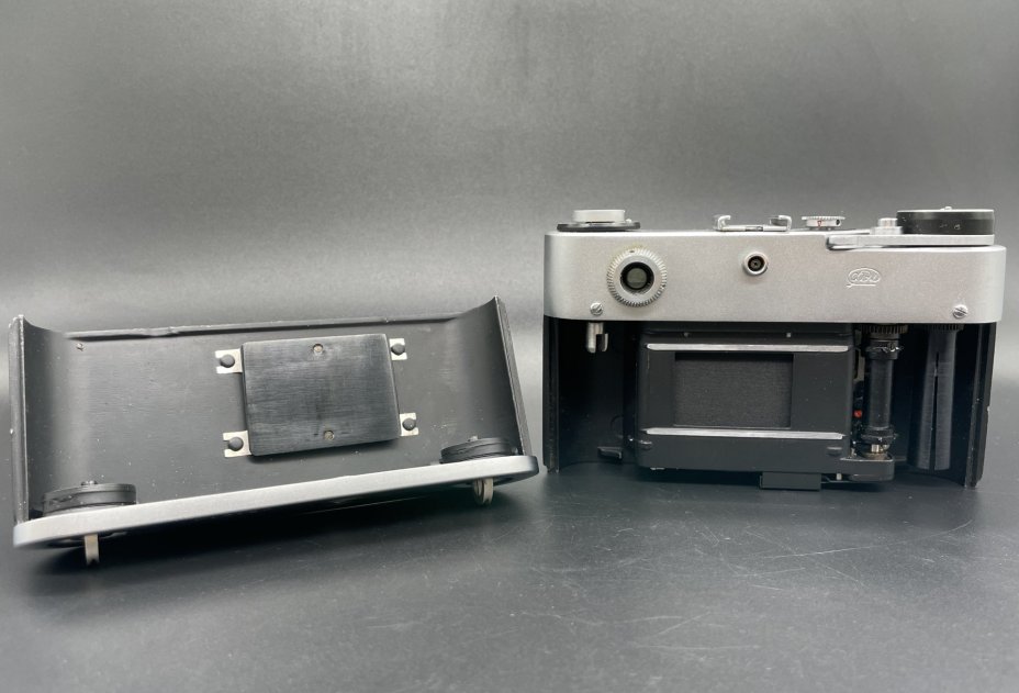 Фотоаппарат "ФЭД-5В" с олимпийской символикой и объективом "Индустар 61 Л/Д" в кофре, Харьковский машиностроительный завод им. Дзержинского (ФЭД)