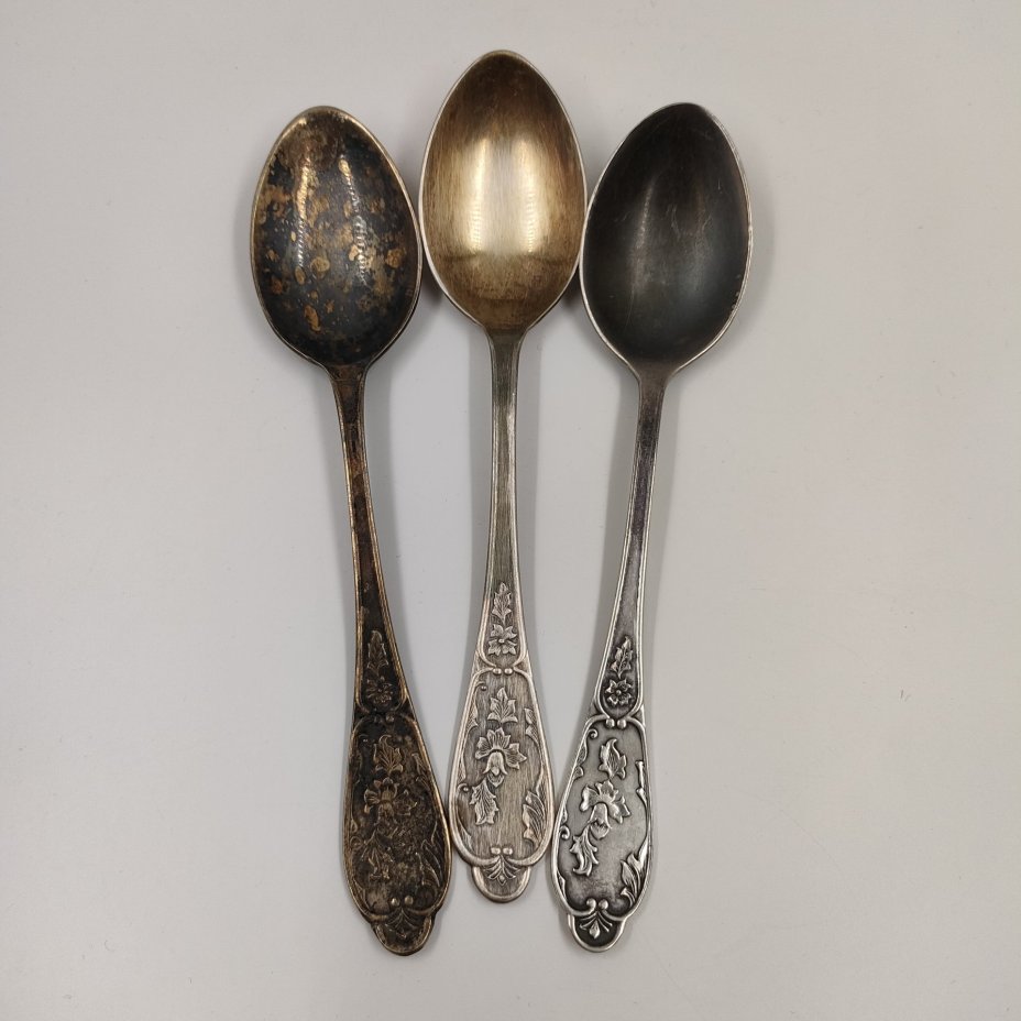 Набор из 3-х столовых ложек, украшенных изображением колокольчиков, мНЦ (медь-никель-цинк), Красносельский ювелирный завод, СССР, 1960-1980 гг., Красносельский ювелирный завод