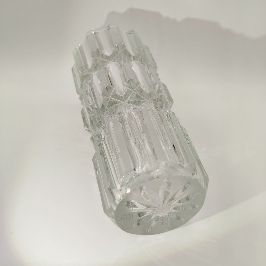 Ваза для цветов "Эхо", автор А.М. Остроумов, хрусталь, прессование, алмазная грань, Ленинградский завод художественного стекла (ЛЗХС), СССР, 1970-1980 гг.