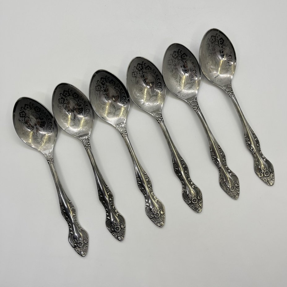 Набор из 6-ти столовых ложек, украшенных растительным декором, нержавеющая сталь, Павловский завод художественных металлоизделий им. С.М. Кирова, СССР, 1970-1990 гг.