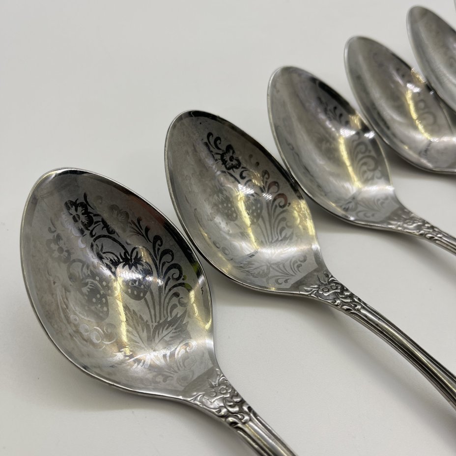 Набор из 6-ти столовых ложек, украшенных растительным декором, нержавеющая сталь, Павловский завод художественных металлоизделий им. С.М. Кирова