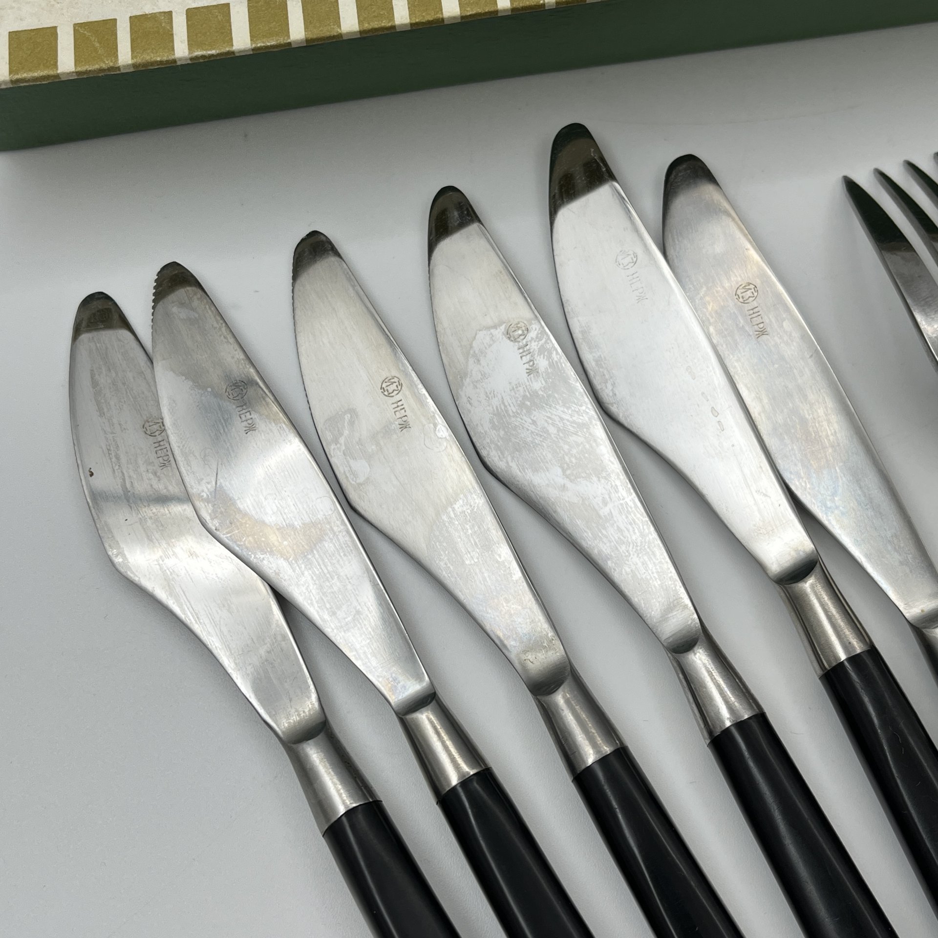 Набор из шести вилок и ножей "Подарочный" в коробке