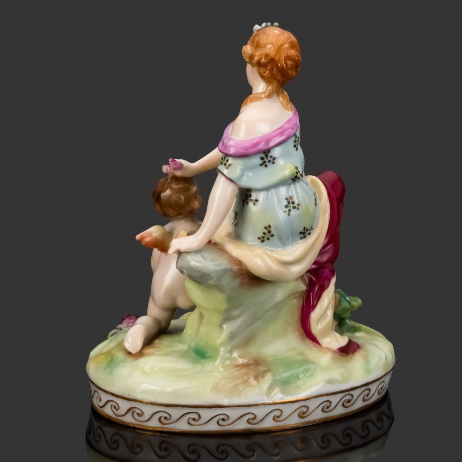 Статуэтка "Венера и Амур", Мануфактура E & A Muller