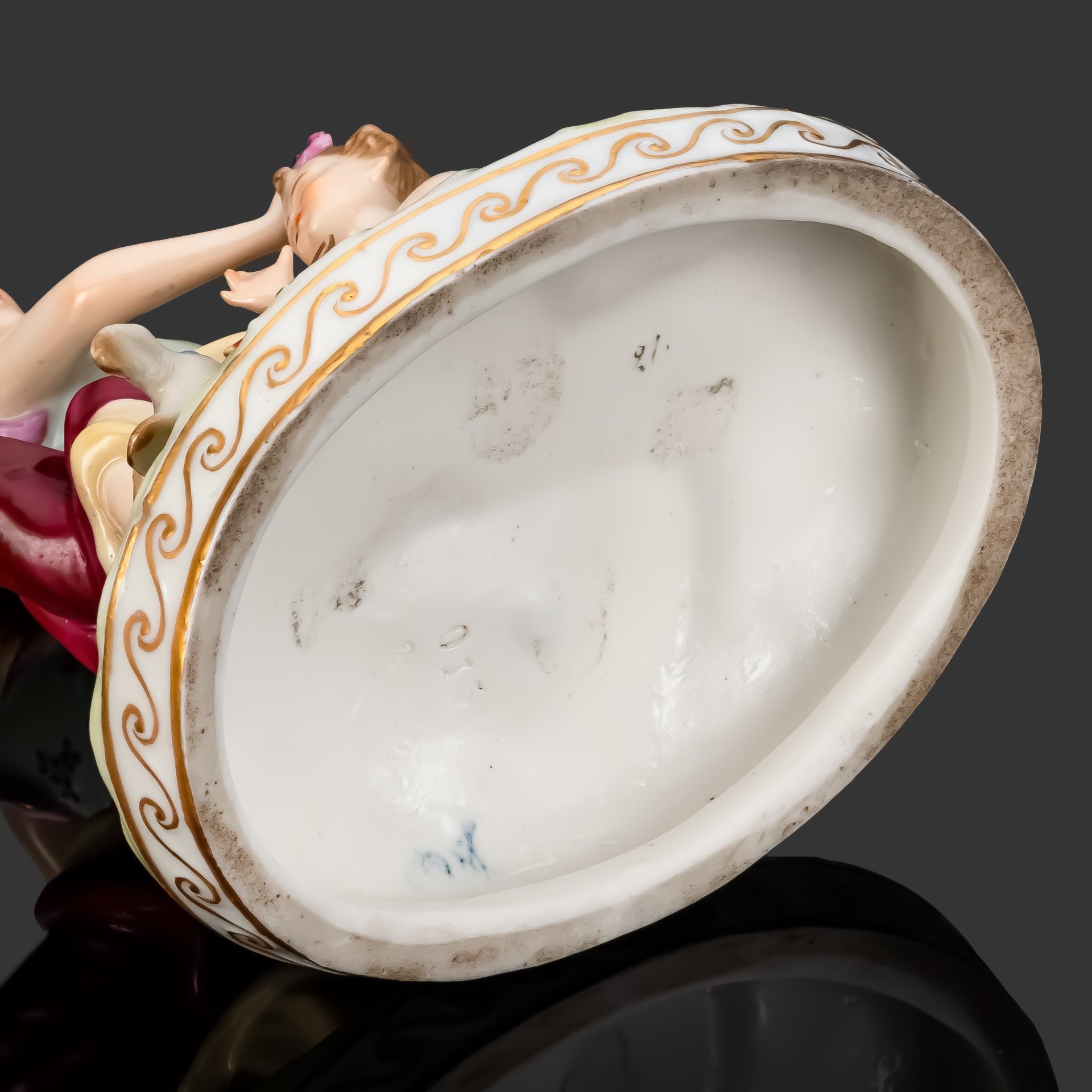 Статуэтка "Венера и Амур", Мануфактура E & A Muller