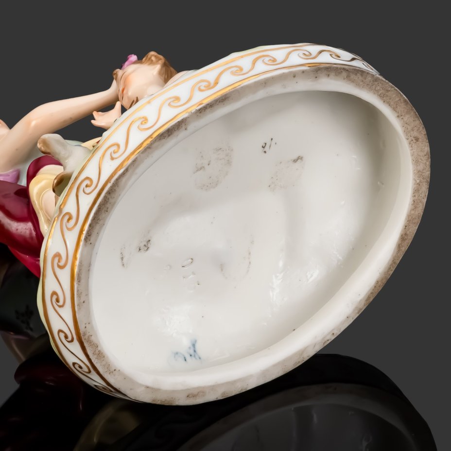 Статуэтка "Венера и Амур", Мануфактура E & A Muller