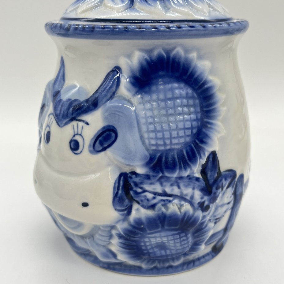 Чайница "Бычок" с фигурной крышкой, фарфор, роспись